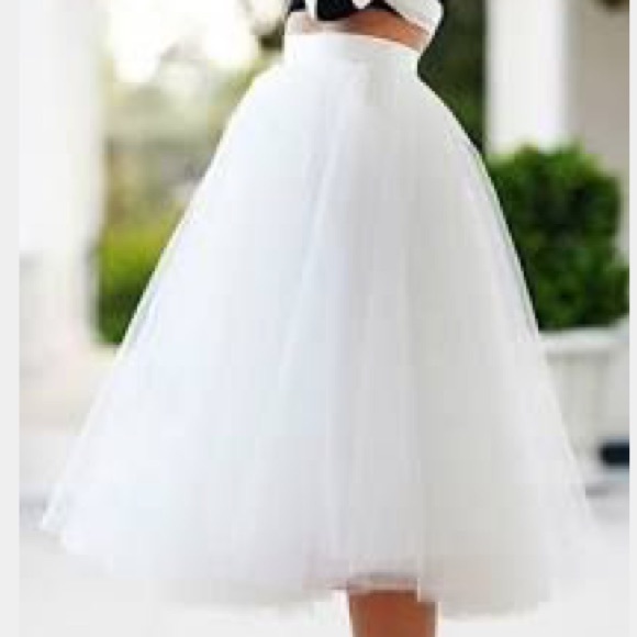 White Tulle Skirt - Picture 7 of 8